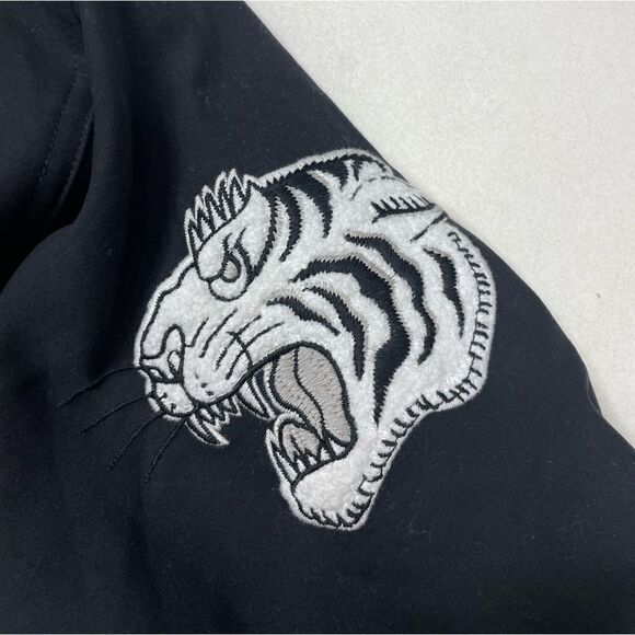 Adidas Juventus FC LNY Jacket Men Medium Black Soccer Futbol FQ6606 - Picture 2 of 10